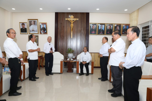 Phái đoàn Giáo phận Qui Nhơn chào thăm Đức cha Gioan Baotixita - Giám mục phó tân cử