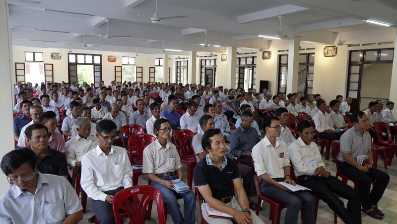 Chức việc cộng tác với cha sở trong mục vụ bí tích