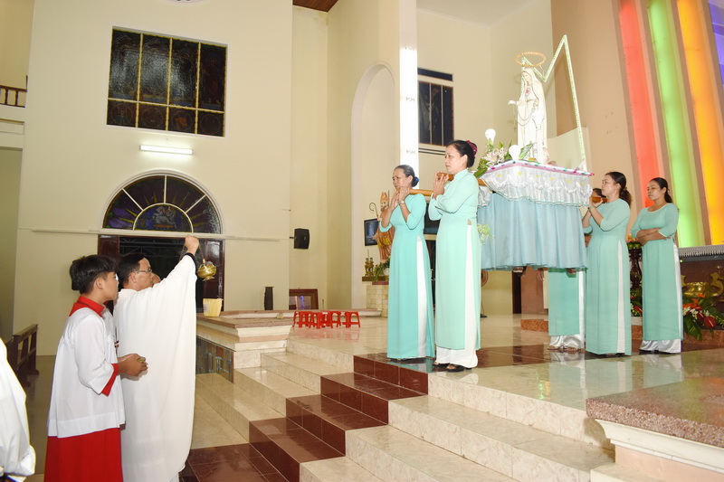 Giáo xứ Gò Thị khai mạc Tháng Mân Côi