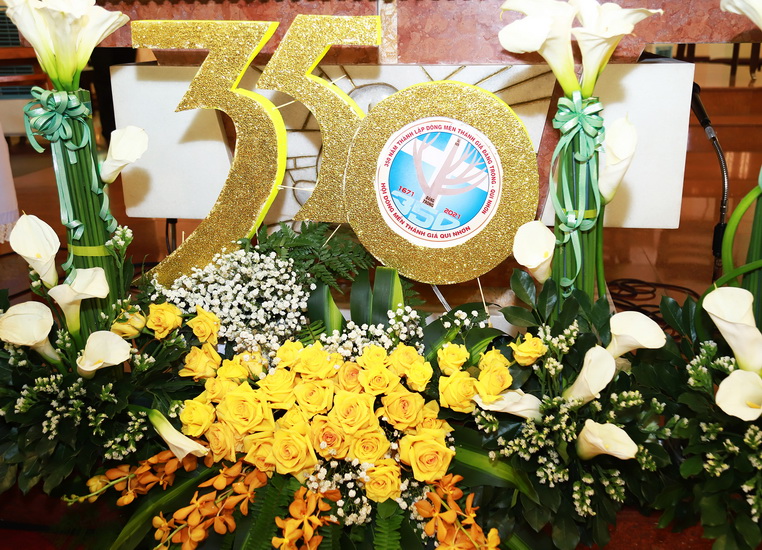 350 năm - một chuyện tình