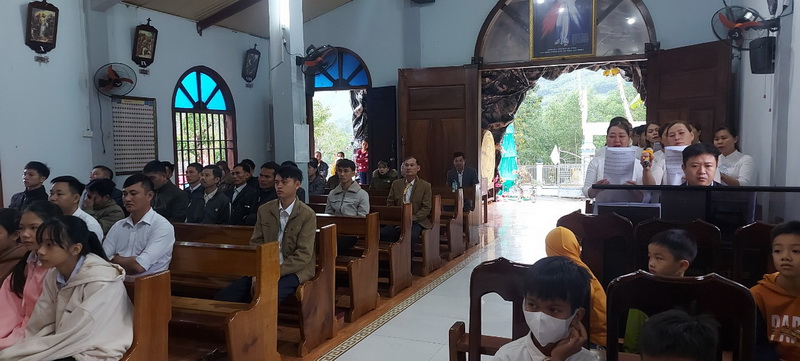 Thánh lễ trao chứng nhận cho Ban Thường vụ GHBL Ba Tơ