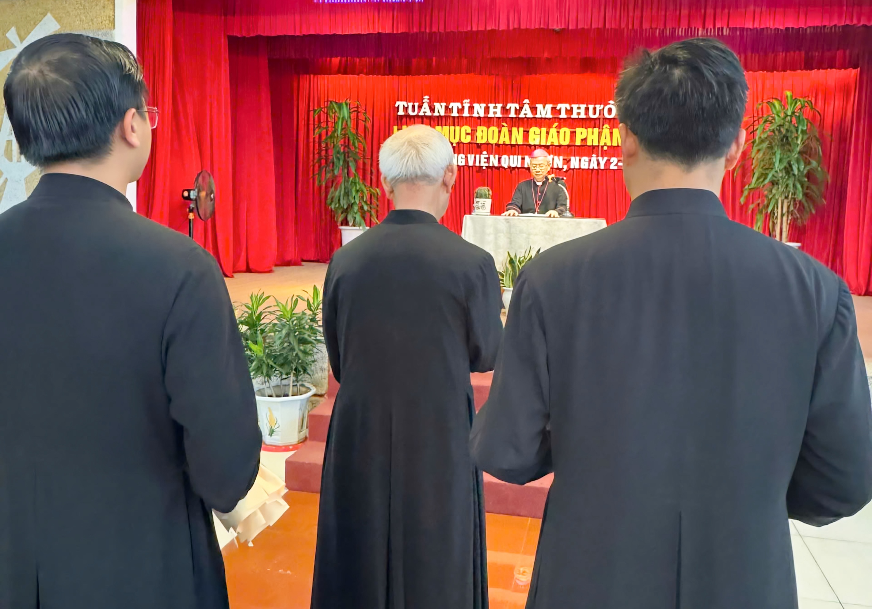 Bài cảm ơn Đức cha giảng phòng của cha Tổng Đại diện Giáo phận