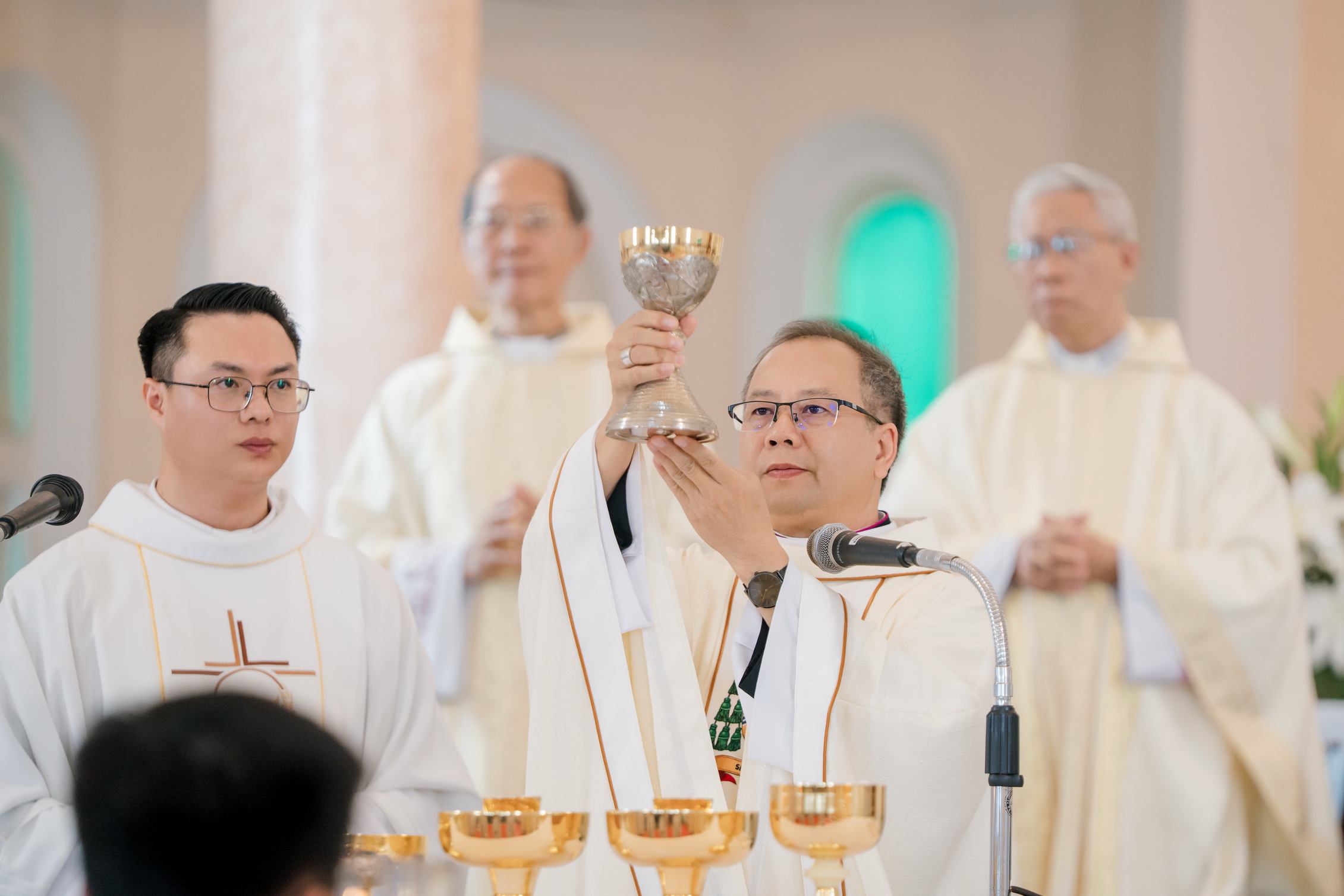 Thánh lễ tạ ơn của Đức cha Gioan Baotixita Nguyễn Quốc Hưng tại Nhà thờ Chính Tòa