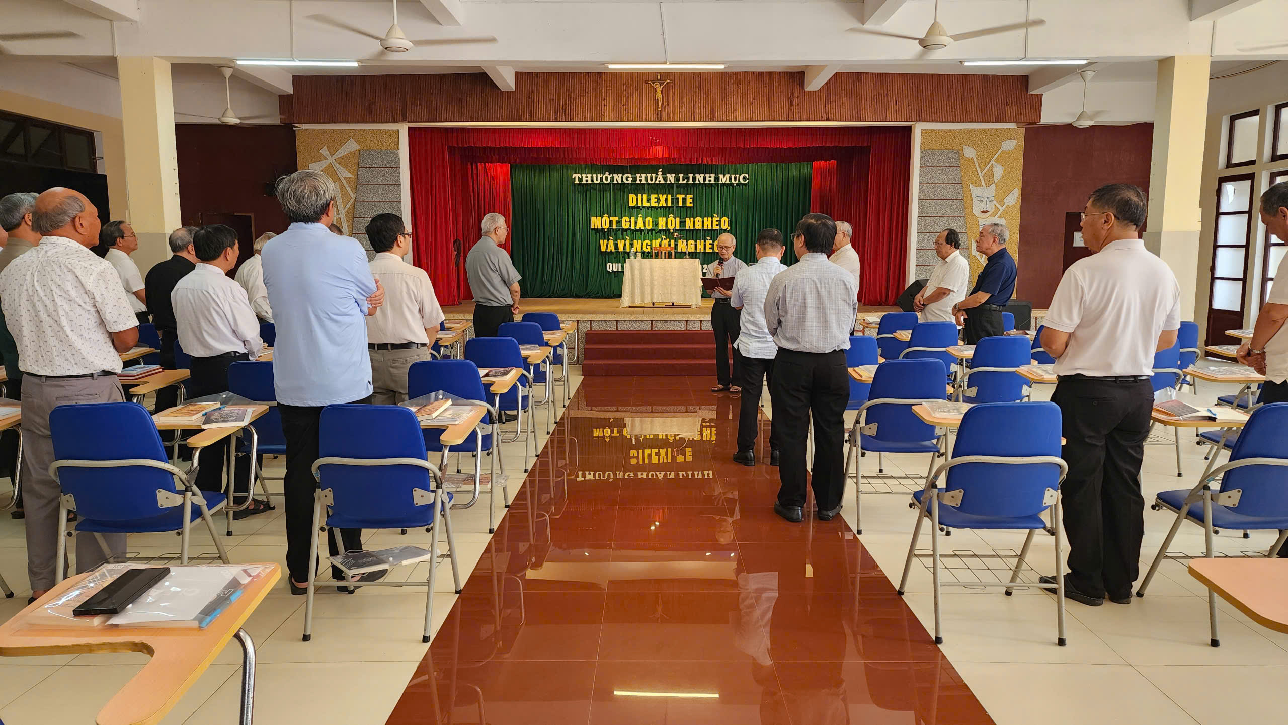 Bản tin Thường huấn linh mục năm 2026 - Ngày 1(15/9/2026): Khai mạc và thuyết trình Tổng quan về Tông huấn Dilexi Te của Đức Giáo Hoàng Lêô XIV