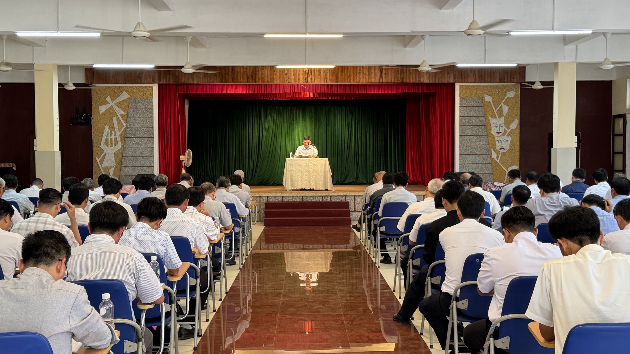 Các linh mục vùng Gia Lai (Bình Định cũ) tĩnh tâm tháng 7 tại Chủng viện Qui Nhơn