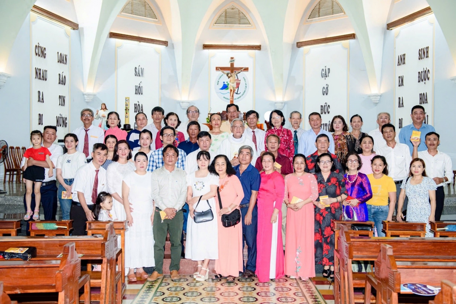 Thánh lễ tạ ơn Chúa về kỷ niệm hôn phối các gia đình công giáo trong Tháng Năm