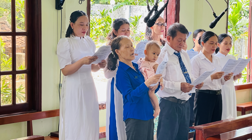 Kỷ niệm ngày mừng Sinh Nhật Đức Mẹ: Cùng bà đi dự lễ